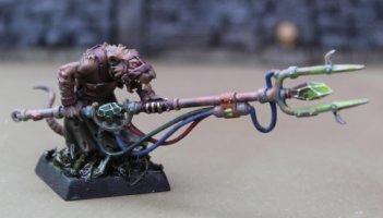 skaven handler 1.JPG