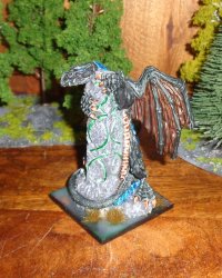 Fimir - Drache an der Säule 2.JPG