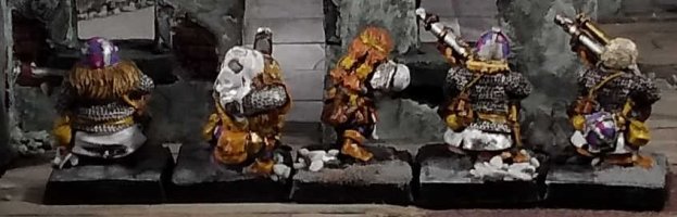 Dwarf gunners 3b.JPG