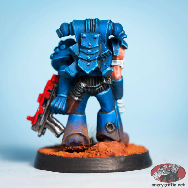 angry-griffin-brother-meredith-painted-as-ultramarine-warhammer-40k-rogue-trader-metal-vintage-miniature-2-600x600.jpg